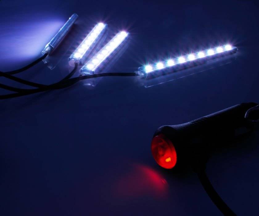 RGB-LED Innenbeleuchtung Auto, Ambientebeleuchtung Auto Atmosphäre Licht, Wasserdicht, Strip mit Zigarettenanzünder, 4x LED-Streifen 9 LEDs 5050, IR-Fernbedienung